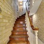 Korner Montmartre Hotel
